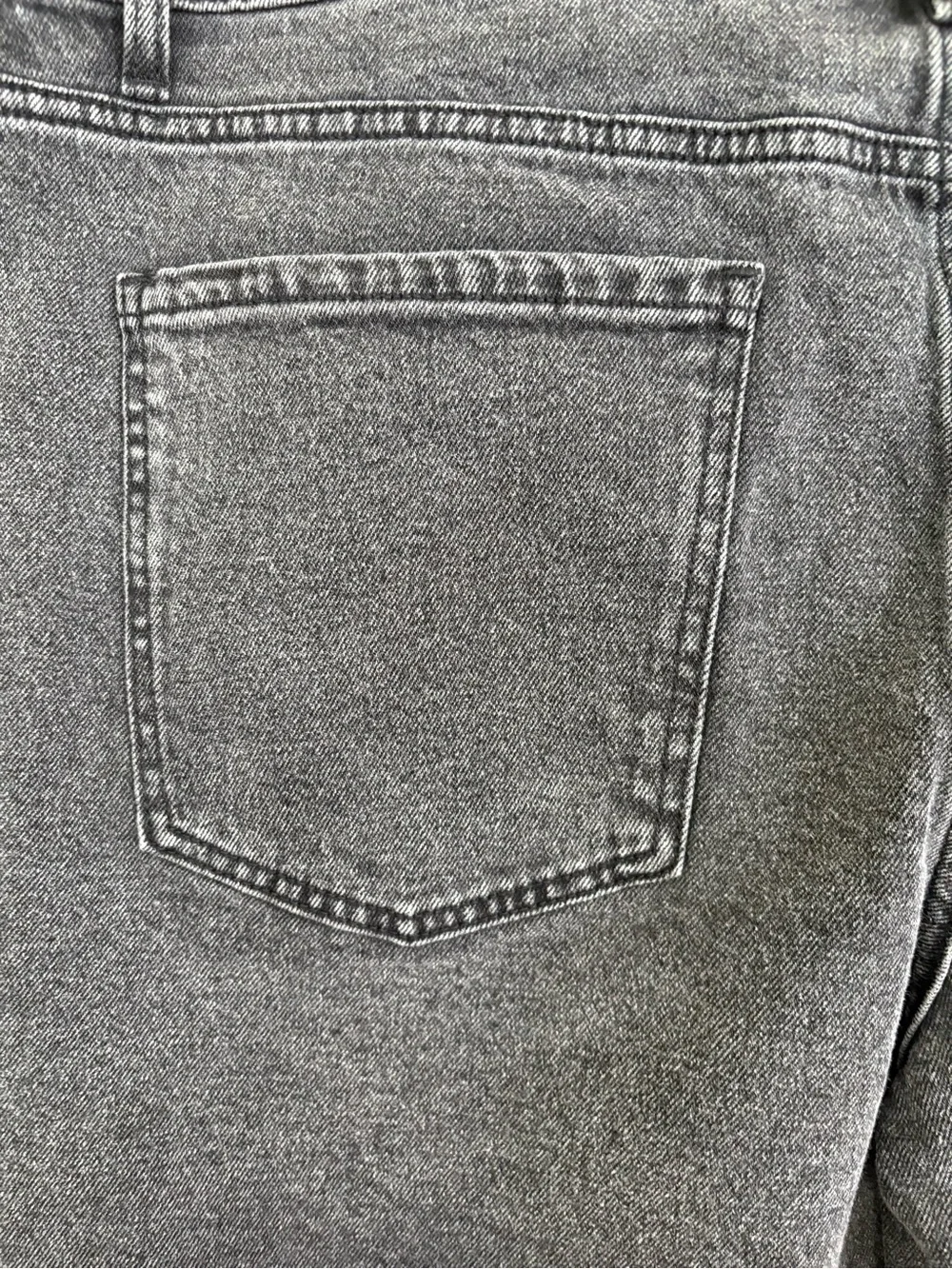 NWT Time and Tru Washed Black High-Rise Denim Shorts Size 20